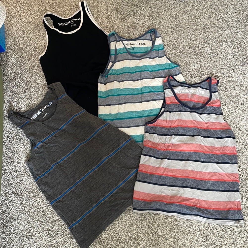 Men’s lot of 4 tank tops